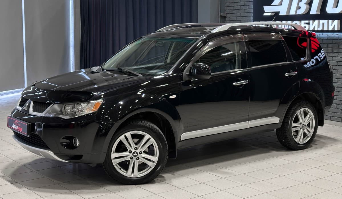 Mitsubishi Outlander - 2